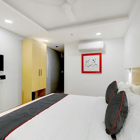 Super Townhouse Rajyash Rise Hotel Sarkhej ภายนอก รูปภาพ