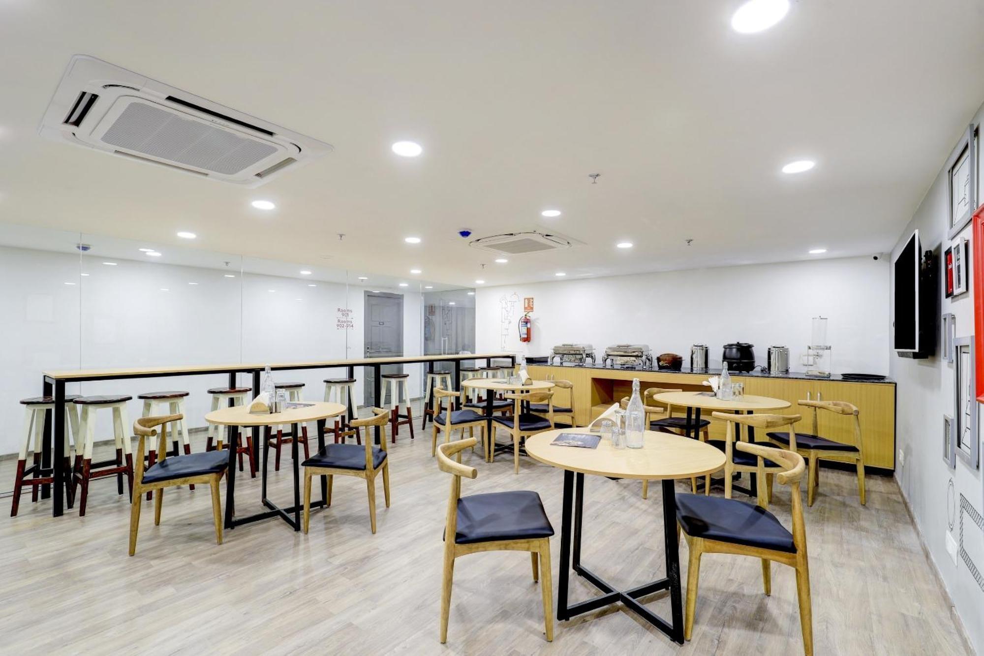 Super Townhouse Rajyash Rise Hotel Sarkhej ภายนอก รูปภาพ